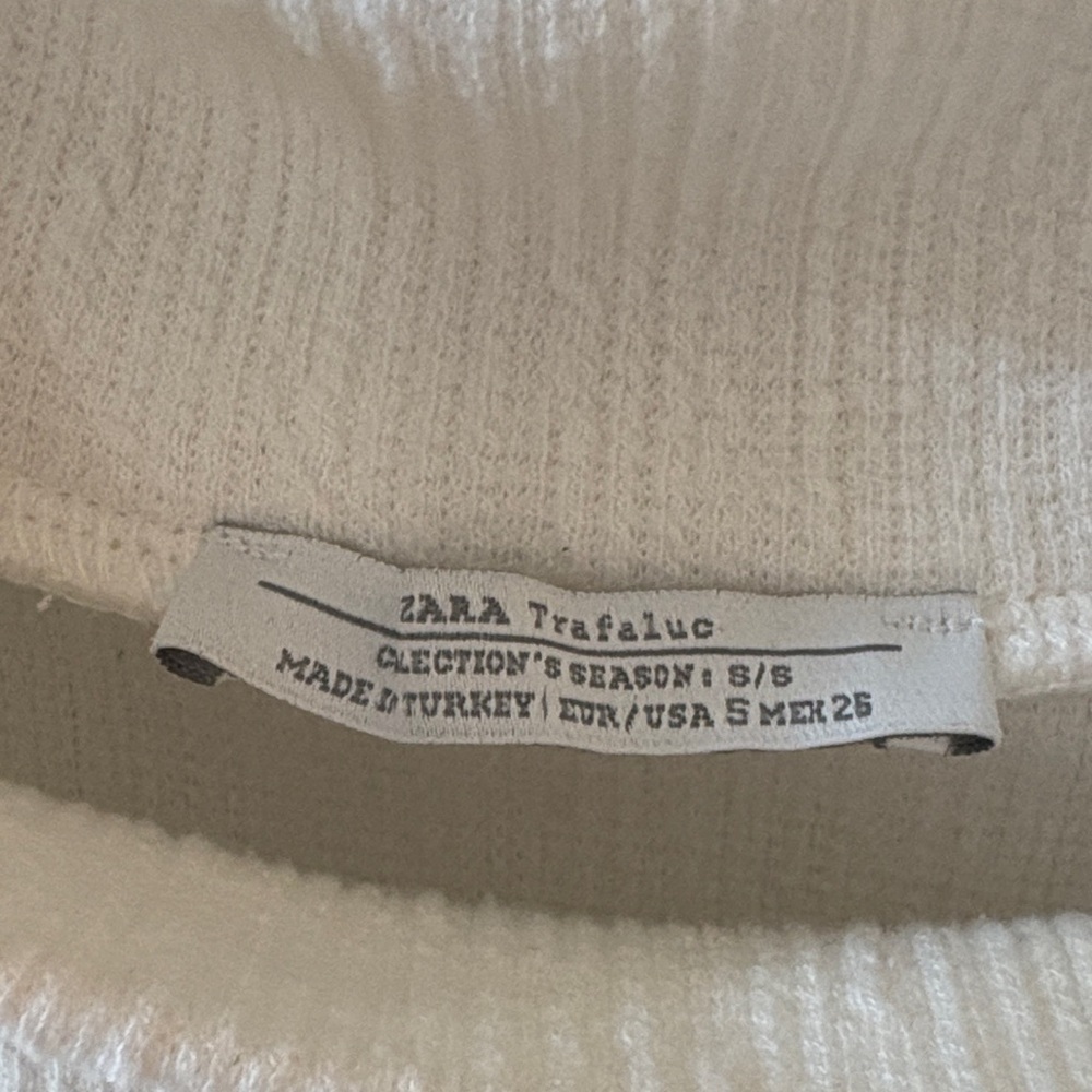 Zara White Textured Women's mock neck top - Picture 2 of 3